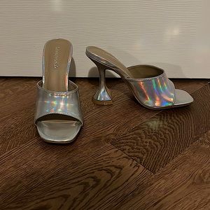 Women’s silver heel. Never worn